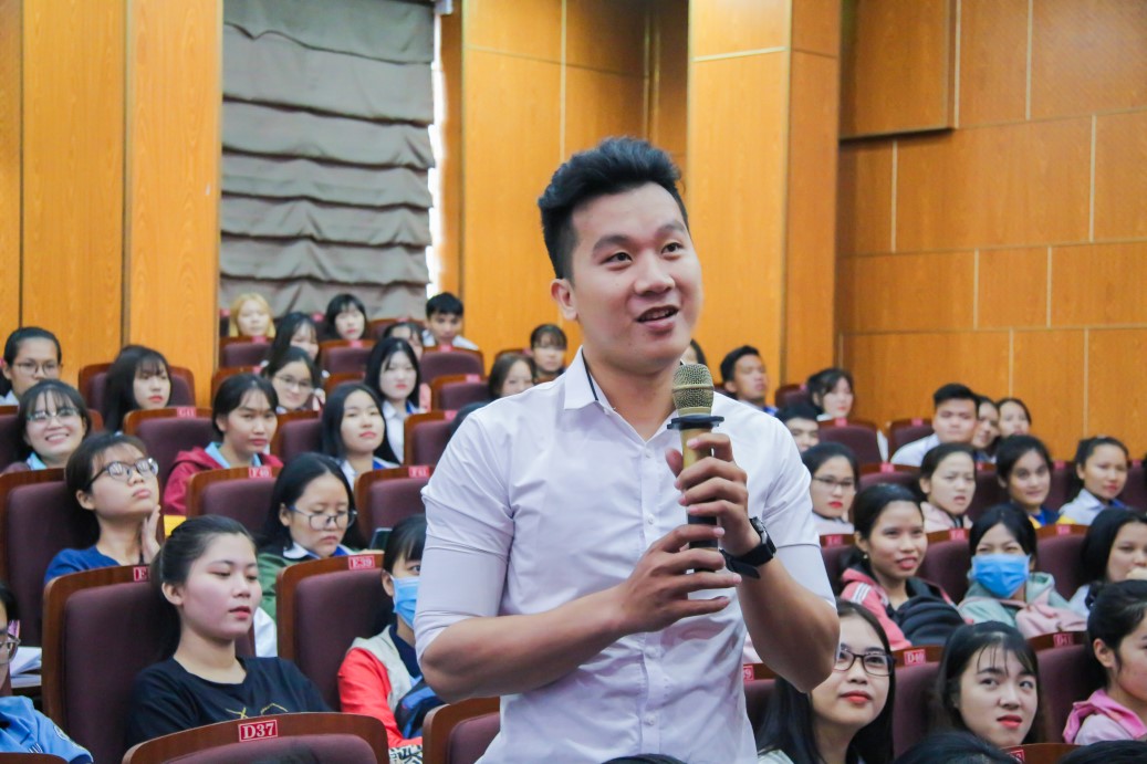 HUFI hợp tác với doanh nghiệp tổ chức chương trình Định hướng nghề nghiệp và Phỏng vấn tuyển dụng cho sinh viên